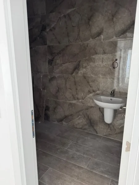 Tirane, shitet apartament 3+1+Ballkon Kati 5, 150 m² 303.600 € (kodra e diellit)