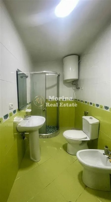 Tirane, jepet me qera apartament 2+1 Kati 1, 80 m² 500 € (Liqeni i Thate)