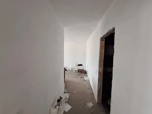 Tirane, shitet apartament 2+1+Ballkon Kati 9, 130 m² 132.000 € 