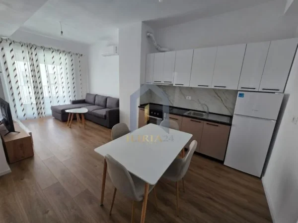 Shqiperi, jepet me qera apartament 1+1+Ballkon Kati 5, 60 m² 400 € (``Mihal Grameno``)