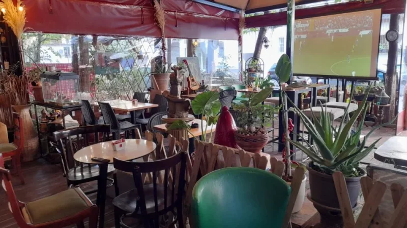 Tirane, jepet me qera lokal Kati 0, 90 m² 1.500 € 