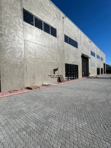 Tirane, shitet magazine Kati 0, 4.500 m² 1.500.000 € (FUSHE PREZE)