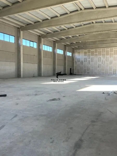 Tirane, shitet magazine Kati 0, 4.500 m² 1.500.000 € (FUSHE PREZE)