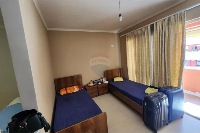 Tirane, shitet 2+1+Ballkon Kati 4, 81 m² 100.000 € (3 Deshmoret Yzberisht)