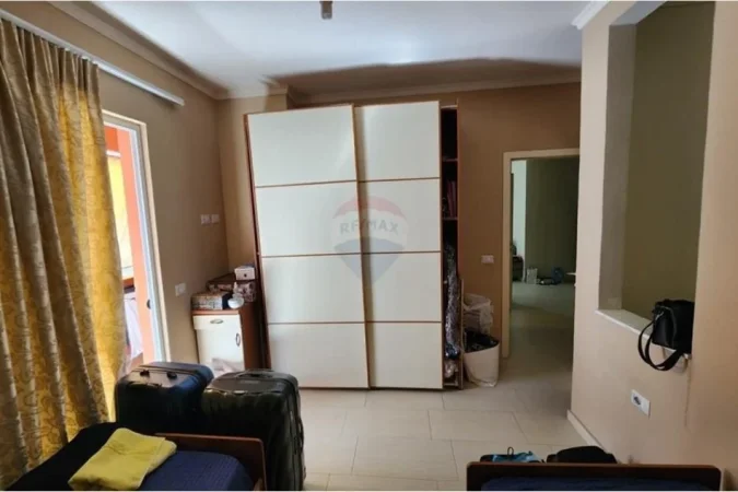 Tirane, shitet 2+1+Ballkon Kati 4, 81 m² 100.000 € (3 Deshmoret Yzberisht)