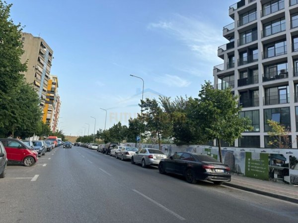 Tirane, shitet dyqan Kati 0, 22 m² 110.500 € (Rruga e Kosovarëve)