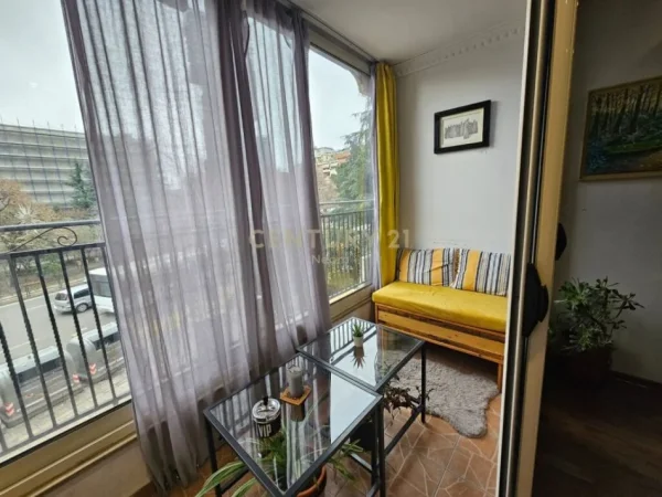 Tirane, jap me qera apartament 1+1+Ballkon , 67 m² 900 € (Sheshi Skënderbej (Qendër))