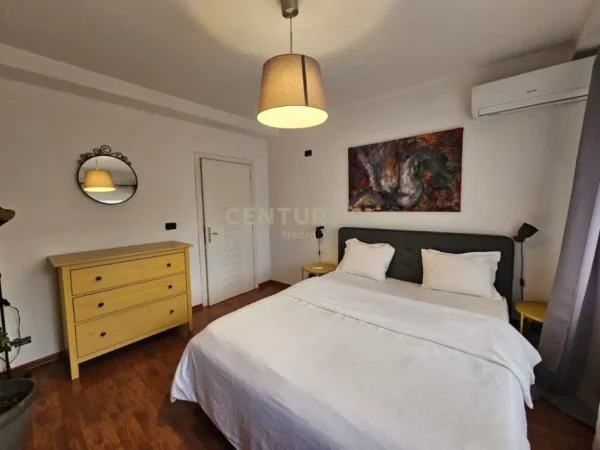 Tirane, jap me qera apartament 1+1+Ballkon , 67 m² 900 € (Sheshi Skënderbej (Qendër))