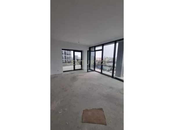 Tirane, jepet me qera apartament 3+1 Kati 7, 232 m² 3.000 € (Lake View)