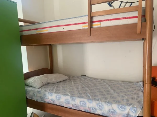 Tirane, jepet me qera garsonier Kati 1, 23.000 lek (Lloni ligori)