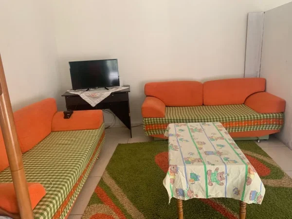 Tirane, jepet me qera garsonier Kati 1, 23.000 lek (Lloni ligori)