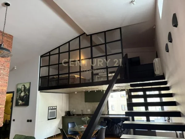 Tirane, jepet me qera apartament duplex Dublex Kati 6, 204 m² 2.000 € (Kopshti Botanik)