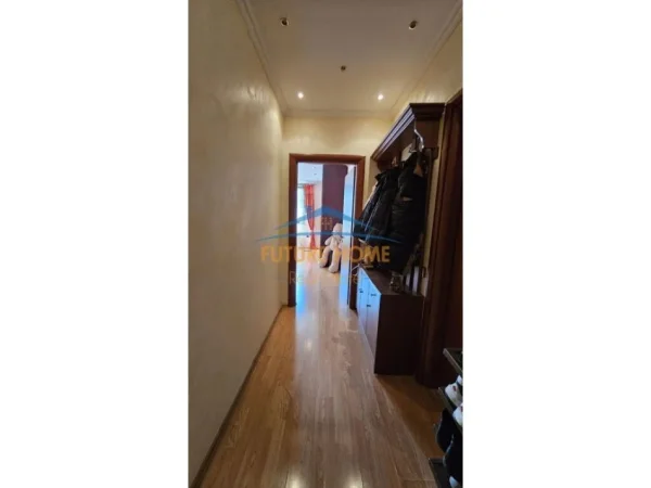 Tirane, shitet apartament 2+1+Ballkon Kati 5, 101 m² 131.000 € (Misto Mama)