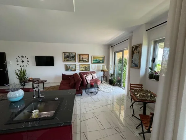 Tirane, shes apartament 2+1+Aneks+Ballkon Kati 4, 138 m² (LIQENI I THATE)