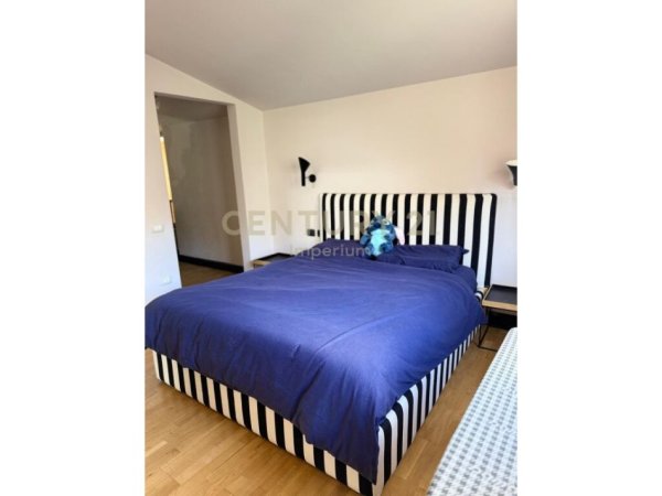 Tirane, jap me qera apartament 4+1+2 POSTE PARKIMI+VERANDE , 204 m² 2.000 € (Kopshti Botanik Zoologjik)