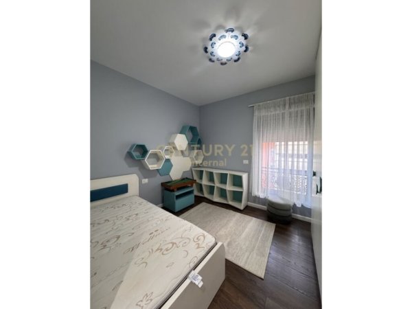 Tirane, jepet me qera apartament 3+1+Aneks+Ballkon Kati 5, 135 m² 1.900 € (Kompleksi Delijorgji)