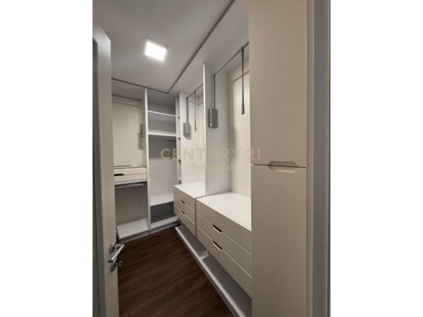 Tirane, jepet me qera apartament 3+1+Aneks+Ballkon Kati 5, 135 m² 1.900 € (Kompleksi Delijorgji)