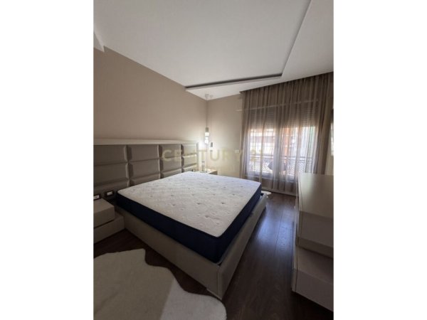 Tirane, jepet me qera apartament 3+1+Aneks+Ballkon Kati 5, 135 m² 1.900 € (Kompleksi Delijorgji)