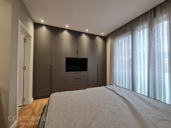 Tirane, jepet me qera apartament 2+1+Aneks+Ballkon Kati 3, 100 m² 1.600 € (TEG)