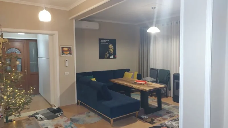 Tirane, jepet me qera apartament 4+1+Aneks+Ballkon Kati 2, 135 m² 550 € (Stacioni i trenit , ne mes te bulevardit te ri)