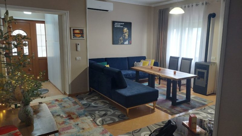 Tirane, jepet me qera apartament 4+1+Aneks+Ballkon Kati 2, 135 m² 550 € (Stacioni i trenit , ne mes te bulevardit te ri)