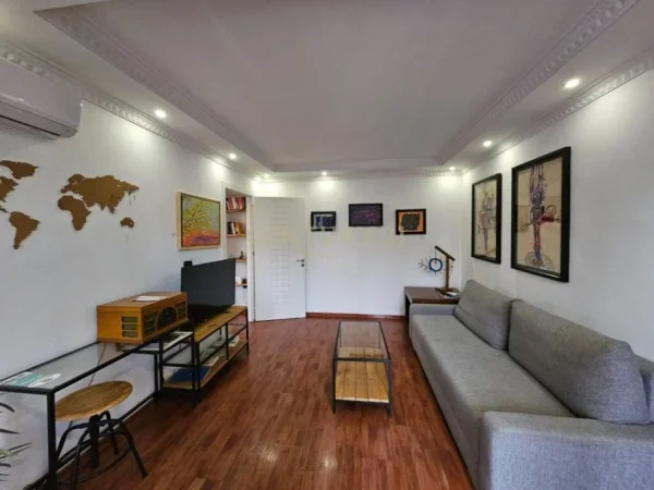 Tirane, jepet me qera apartament 1+1+Aneks+Ballkon Kati 2, 67 m² 900 € (SHESHI SKENDERBEJ)