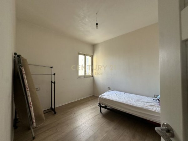 Tirane, jepet me qera apartament 2+1+Aneks+Ballkon Kati 7, 80 m² 600 € (ISH FUSHA E AVIACIONIT)