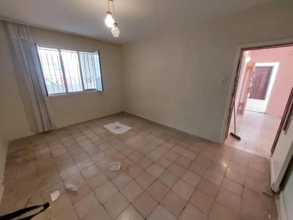 Tirane, shitet apartament 2+1+Aneks+Ballkon Kati 1, 95 m² 120.000 € (ali demi)