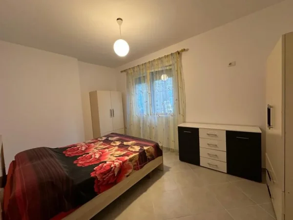 Tirane, jepet me qera apartament 2+1+Ballkon Kati 3, 100 m² 550 € (Kodra e Diellit , rr. Bill Klinton ( Kompleksi Nova))