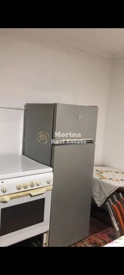 Tirane, jepet me qera shtepi 1+1 Kati 1, 50 m² 300 € (QSUT)