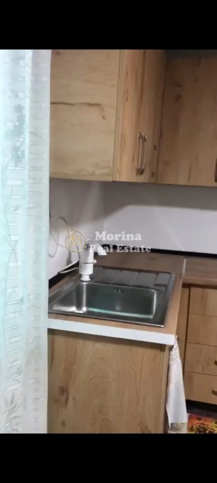 Tirane, jepet me qera shtepi 1+1 Kati 1, 50 m² 300 € (QSUT)