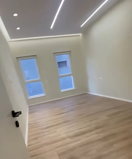 Tirane, jepet me qera apartament 2+1 Kati 2, 115 m² 700 € (Maternitetit të Ri)