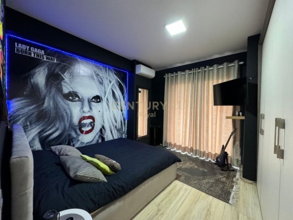 Tirane, jepet me qera apartament 3+1+Aneks+Ballkon Kati 7, 135 m² 1.400 € (Komuna e Parisit)