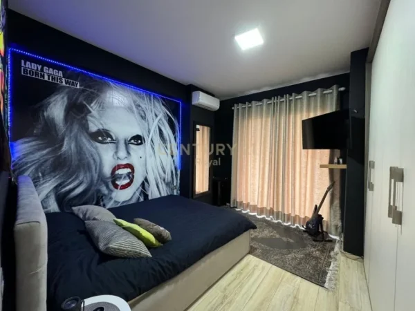 Tirane, jepet me qera apartament 3+1+Aneks+Ballkon Kati 7, 135 m² 1.400 € (Komuna e Parisit)