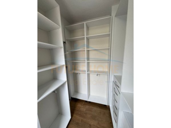 Tirane, jepet me qera apartament 2+1+Ballkon Kati 4, 94 m² 500 € (Astir)