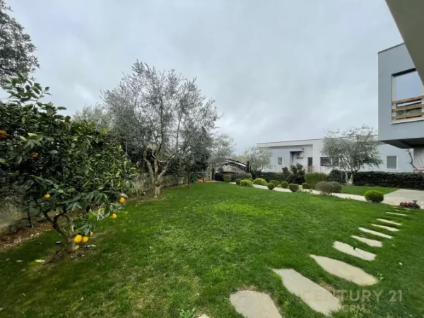 Tirane, jepet me qera Vile 2 Katshe Kati 2, 535 m² 4.500 € (TEG)