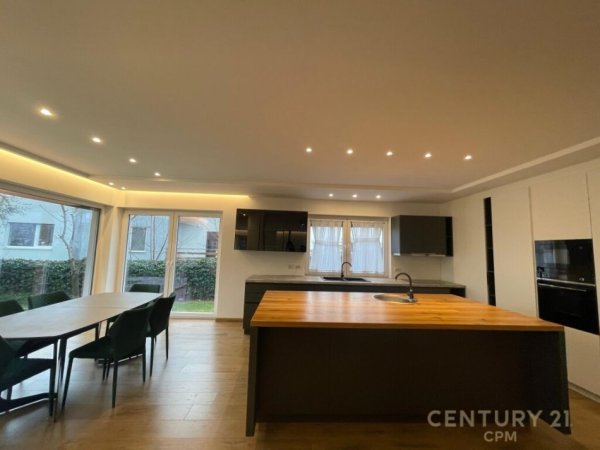 Tirane, jepet me qera Vile 2 Katshe Kati 2, 535 m² 4.500 € (TEG)