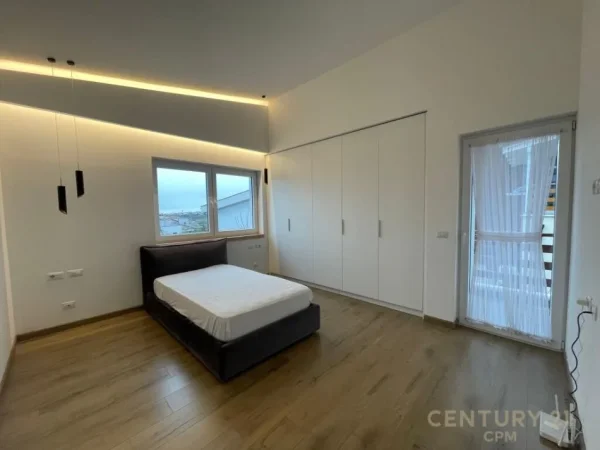 Tirane, jepet me qera Vile 2 Katshe Kati 2, 535 m² 4.500 € (TEG)