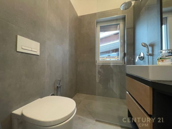 Tirane, jepet me qera Vile 2 Katshe Kati 2, 535 m² 4.500 € (TEG)