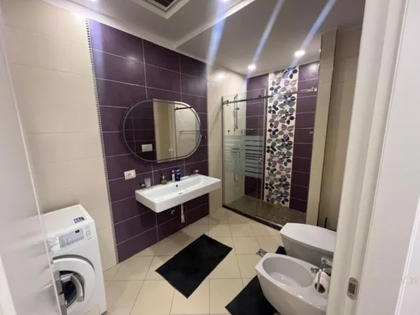 Tirane, jepet me qera apartament 2+1+Aneks+Ballkon Kati 4, 115 m² 1.200 € (Air Albania Stadium)