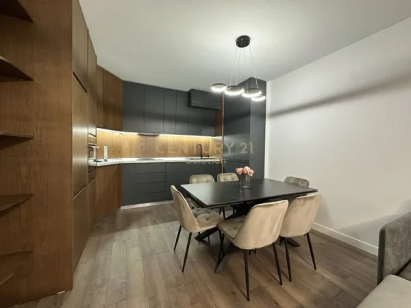 Tirane, jepet me qera apartament 2+1+Aneks+Ballkon Kati 3, 109 m² 600 € (ASTIR)