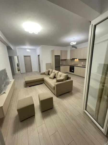 Tirane, jepet me qera apartament 2+1 Kati 9, 100 m² 650 € (Ish Fusha Avacionit)