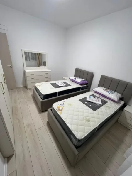 Tirane, jepet me qera apartament 2+1 Kati 9, 100 m² 650 € (Ish Fusha Avacionit)