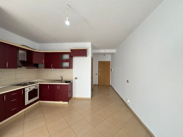 Tirane, shitet apartament 1+1 Kati 4, 106 m² 145.000 € (UNAZA RE)  UNA48338