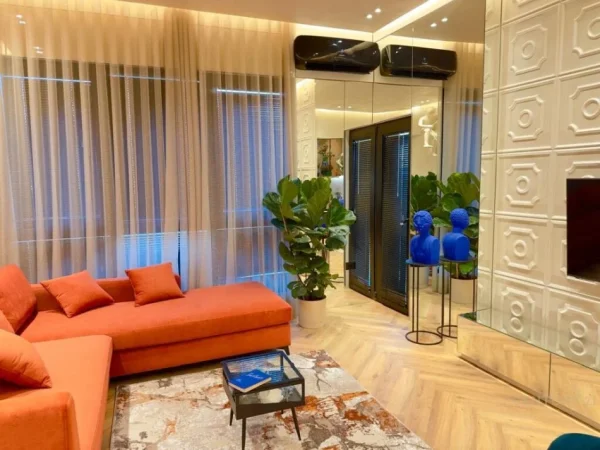 Tirane, jepet me qera apartament 1+1+Aneks+Ballkon Kati 6, 65 m² 1.000 € (Square 21)