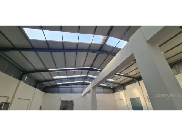 Tirane, jepet me qera ambjent biznesi , 1.000 m² 4.000 € (MISTO MAME)