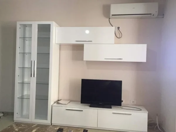 Tirane, jepet me qera apartament 1+1+Aneks+Ballkon Kati 3, 88 m² 400 € (astir)