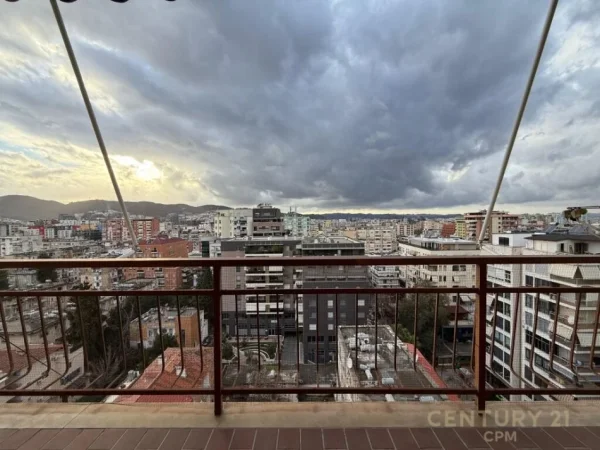 Tirane, jepet me qera zyre Kati 11, 160 m² 2.600 € (Garda)