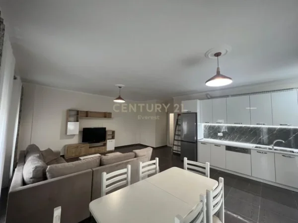 Tirane, jepet me qera apartament 2+1+Aneks+Ballkon Kati 4, 119 m² 1.000 € (AMBASADA AMERIKANE)