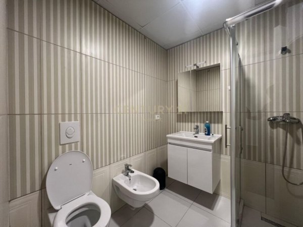 Tirane, jepet me qera apartament 2+1+Aneks+Ballkon Kati 4, 119 m² 1.000 € (AMBASADA AMERIKANE)